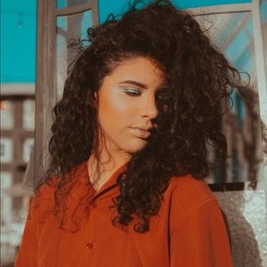 Meet your Posher, Carla